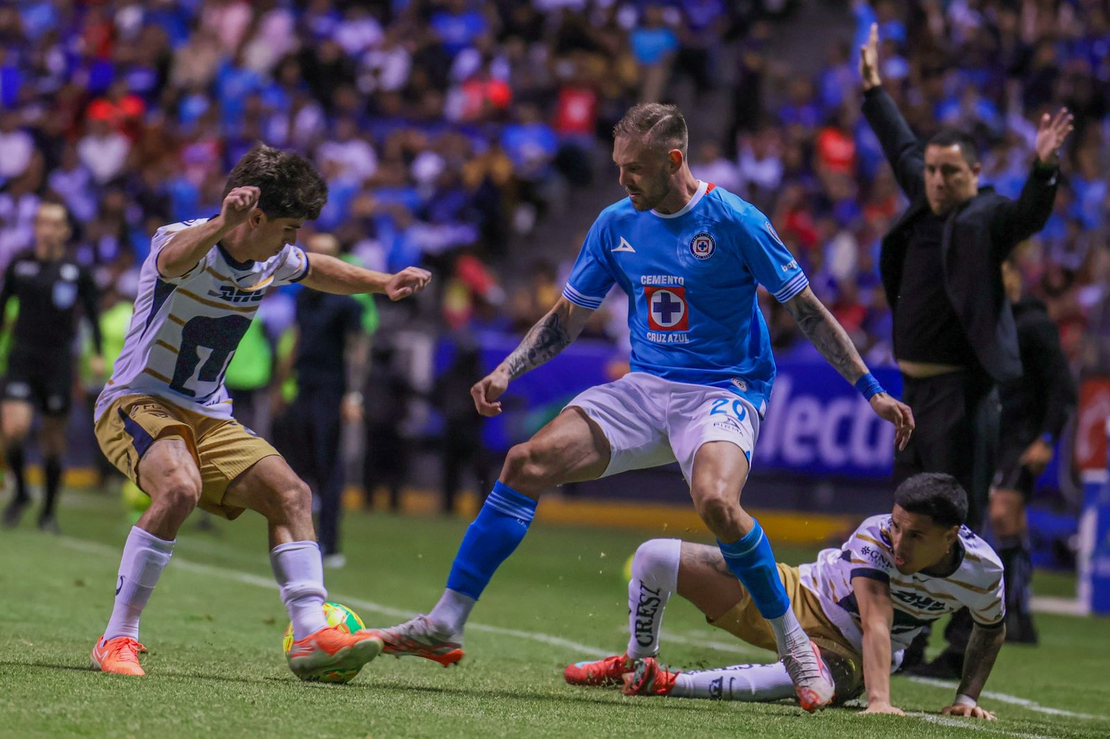 "Nosotros tenemos la conciencia muy tranquila", Pumas sobre el arbitraje en duelo vs. Cruz Azul