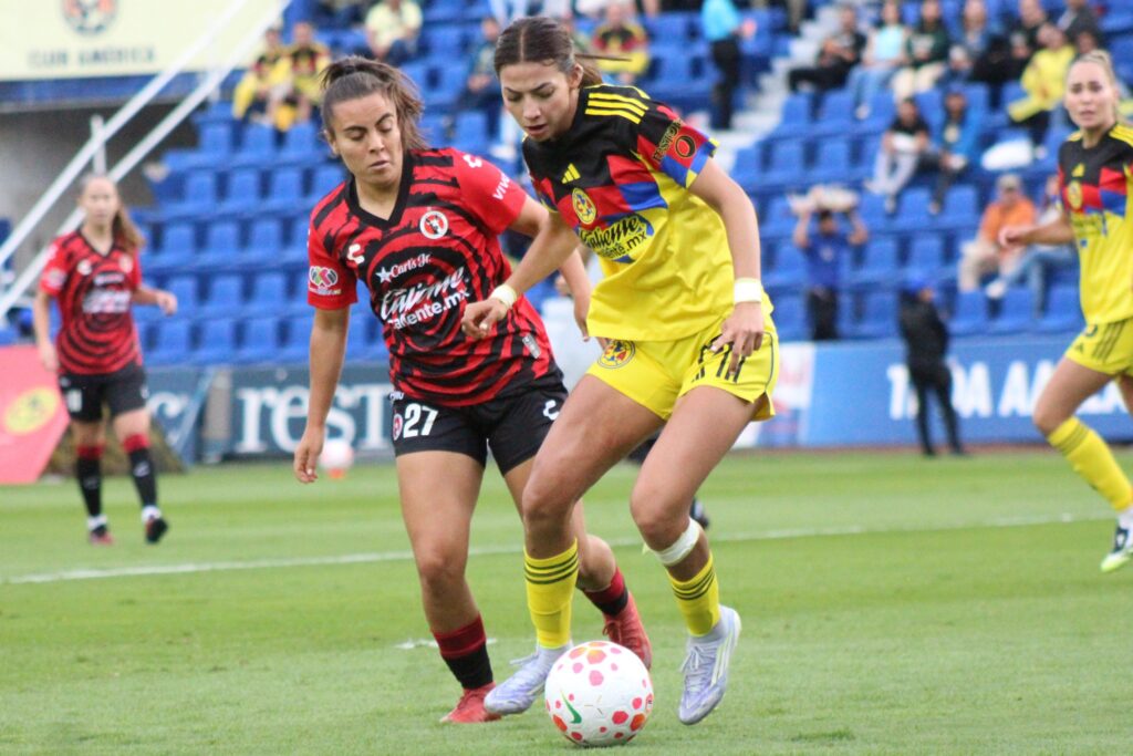 Montse Saldívar necesitó solo 3 minutos para encender el partido y darle ventaja al América.