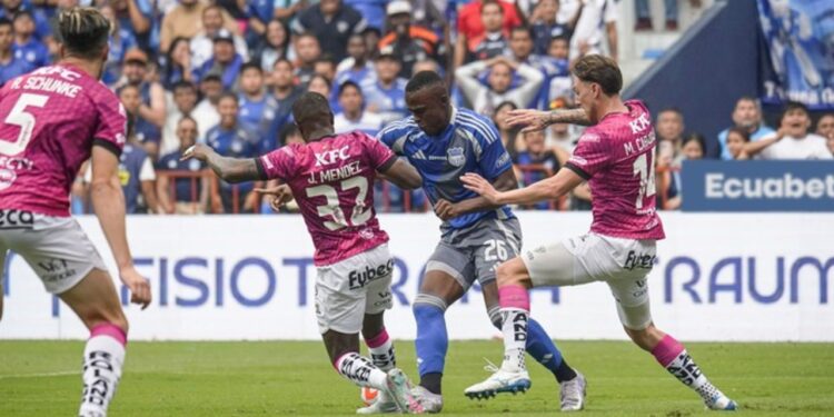 Claudio Spinelli marcó el gol del triunfo para los rayados