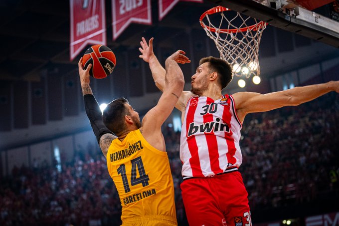 Olympiacos arrasa al Barça y el Palau decidirá