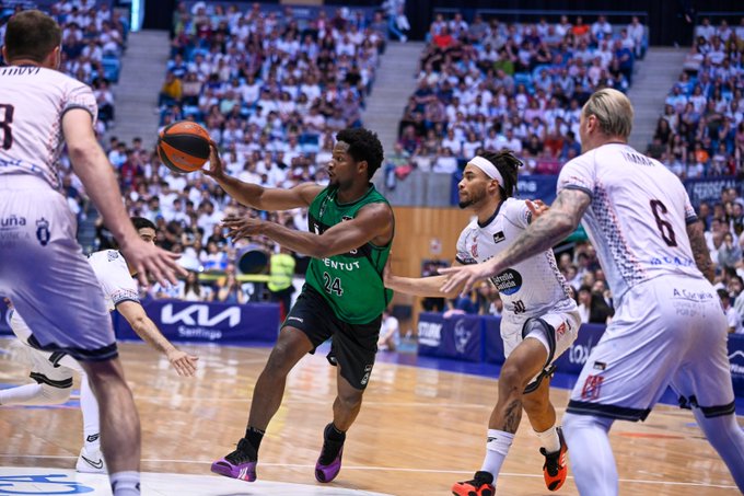 El Obradoiro consuma su descenso pese a batir al Joventut