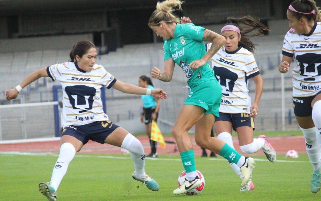 Victoria puma en el Estadio Olímpico Universitario