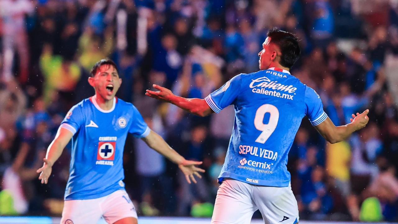 Alexis Gutiérrez se coló entre la defensa por la banda izquierda y marcó el tercero al minuto 79 de juego