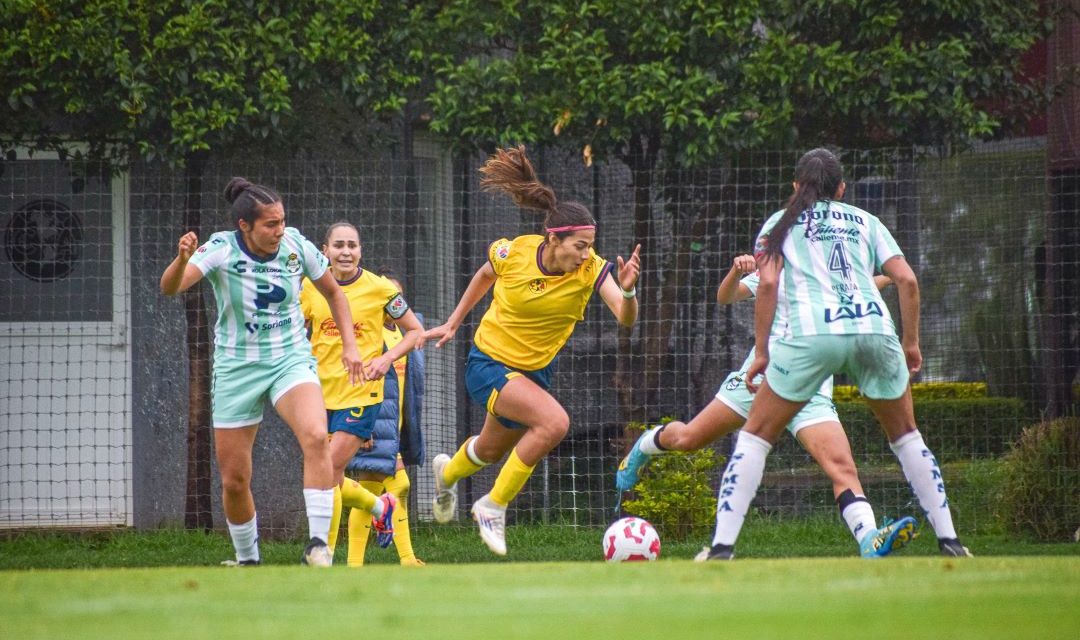 América femenil vuela alto frente a Santos Laguna