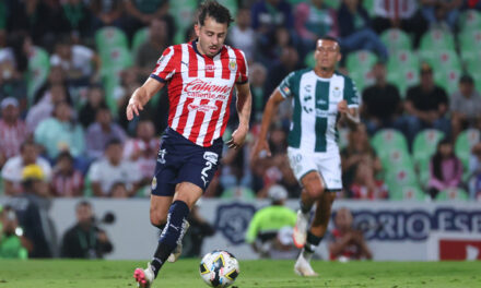 Chivas amarra Play In al derrotar a Santos Laguna