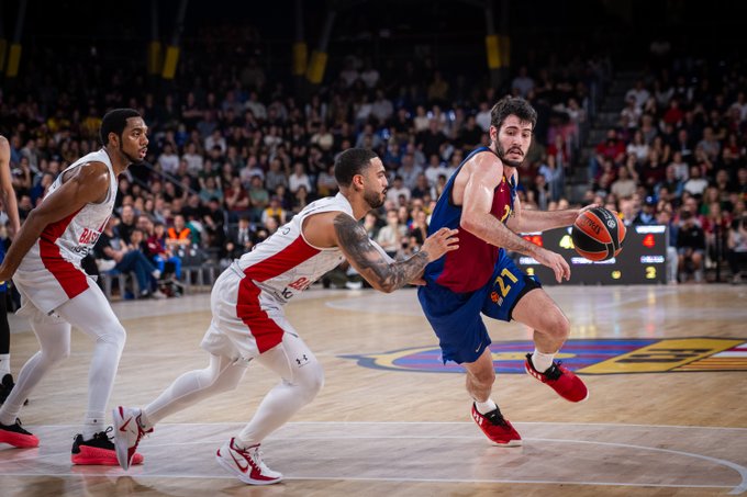 Un Barça eficaz supera a Baskonia para situarse en lo alto de la clasificación