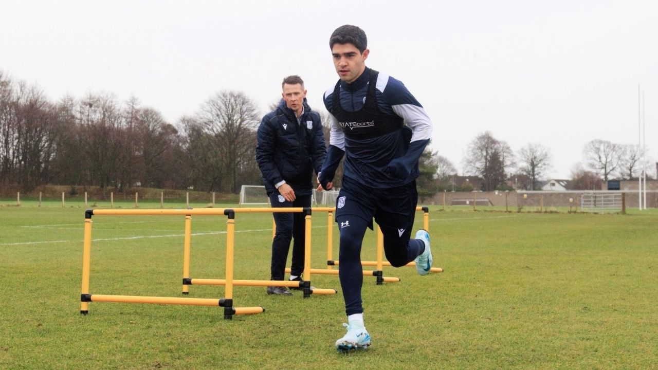 Garza Cantú ya entrena en Escocia y busca un lugar en el primer equipo del Dundee FC