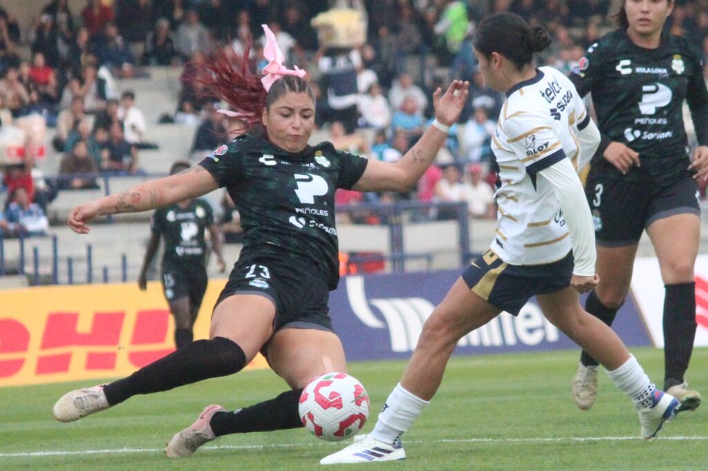 Pumas femenil se adueño del juego de manera colectiva.