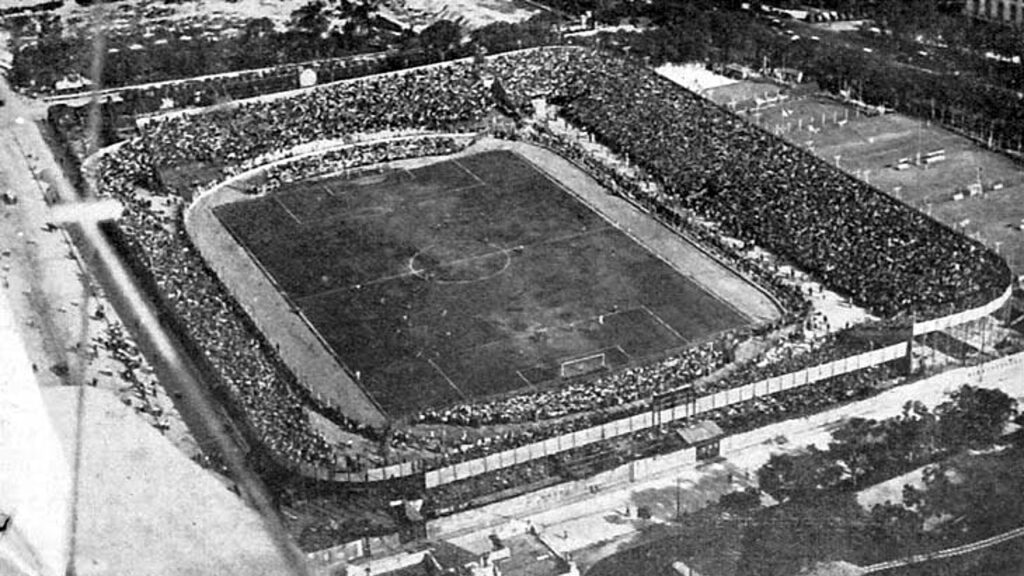 ¿Cómo paso de una pequeña cancha en La Boca al Estadio más grande de Sudamérica?