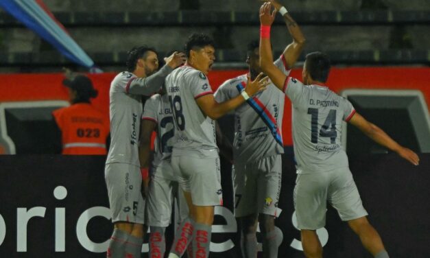El Nacional avanza en un dramático partido ante Blooming