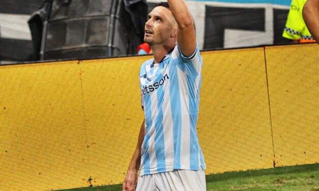 Racing ganó y le dio un duro golpe al Boca de Gago