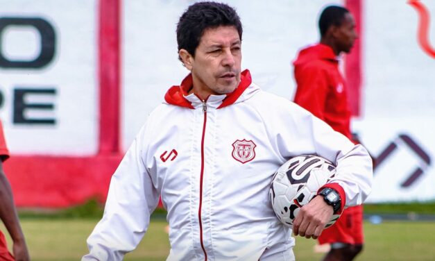Paúl Vélez deja Técnico Universitario tras un inicio complicado en la LigaPro
