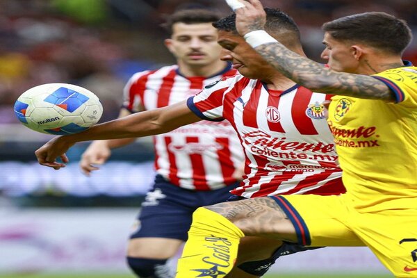 América cae ante Chivas tras autogol de Sebastián Cáceres en Concacaf Champions Cup