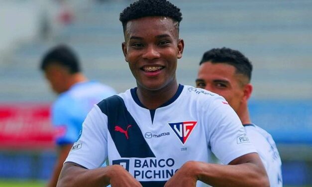 Óscar Zambrano, jugador de Liga de Quito, volverá antes de lo pensado