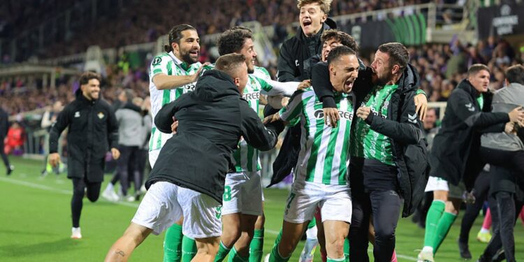 El Betis hace historia y jugará su primera final europea tras 118 años de espera