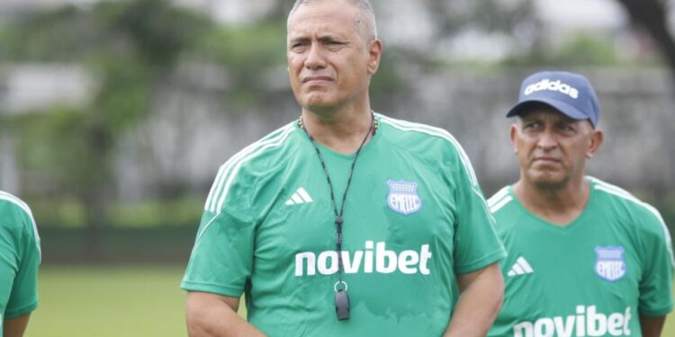 CS Emelec: Paga deuda a ex entrenador y sueña con refuerzos