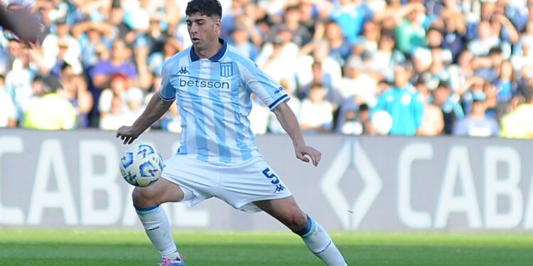 Racing aguantó con uno menos y se metió en cuartos con un gol agónico ante Newell’s