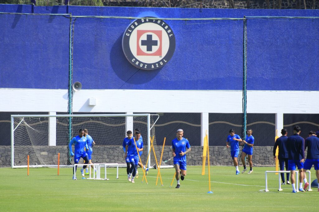 Ambiente de concentración total en La Noria previo al partido.