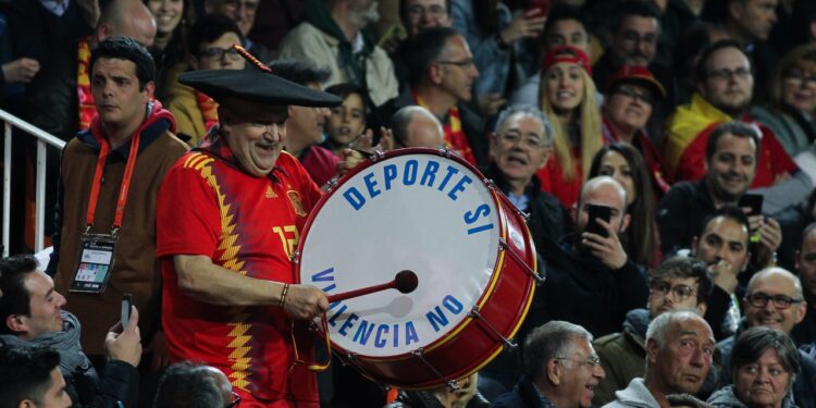 Muere Manolo “el del bombo”, el hincha más icónico de España