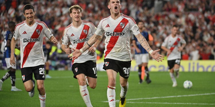 Desde la cancha: la noche en el que el Monumental explotó