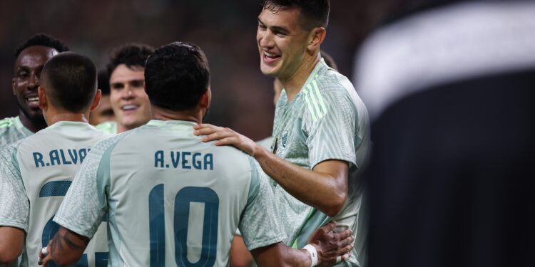 César Montes le da el triunfo a México vs Surinam en la Copa Oro