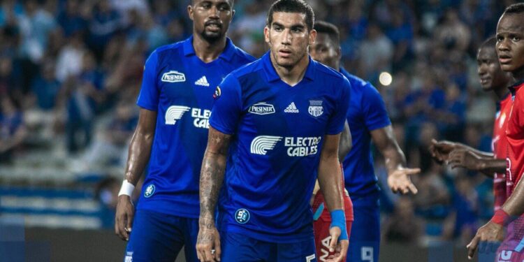 Emelec salda su deuda con Leandro Vega y queda libre de sanciones FIFA