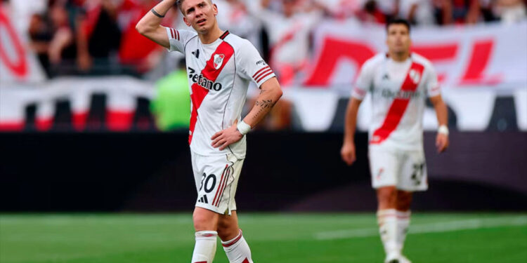Dos expulsiones y una puerta cerrada: la noche en que River se despidió de Estados Unidos