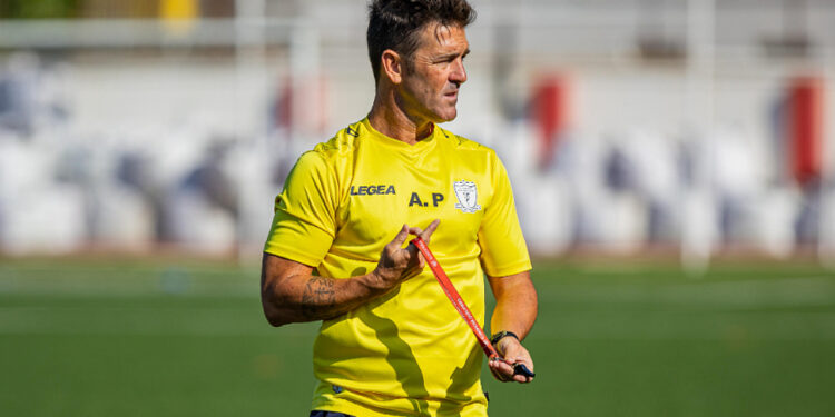 Abraham Paz busca hacer historia para el fútbol en Gibraltar