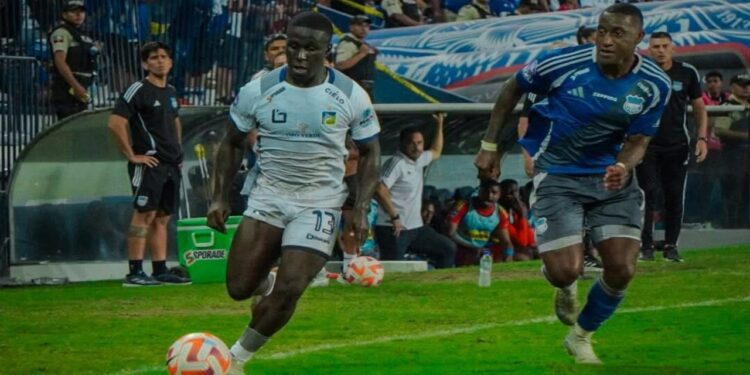 Liga se refuerza ante la salida de De la Cruz
