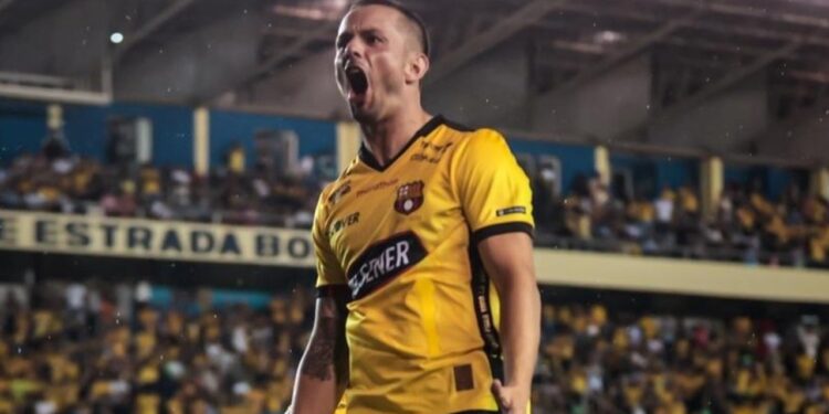 Octavio Rivero vuelve a Ecuador para acelerar su recuperación y tener minutos ante LDU