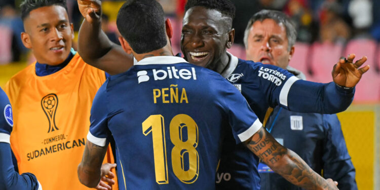 ¡HEROICO!: Alianza Lima venció 1-2 a Universidad Católica en Ecuador y clasificó