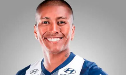 En su debut: Pedro Aquino se puso camiseta de la ‘U’ y así reaccionó su compañero