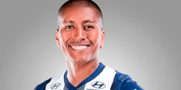 En su debut: Pedro Aquino se puso camiseta de la ‘U’ y así reaccionó su compañero