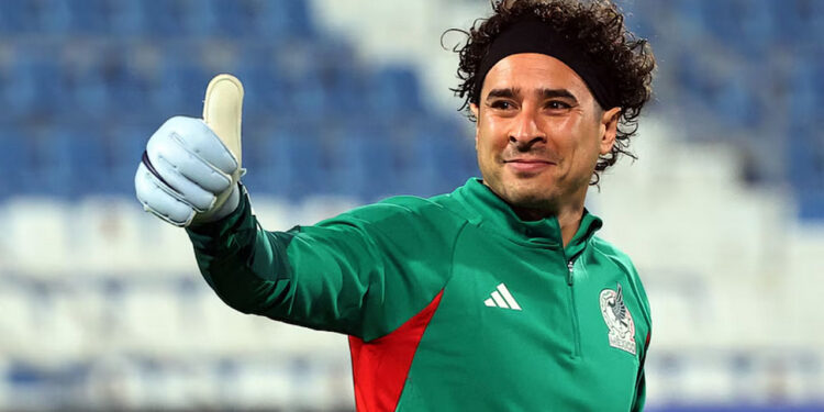 Guillermo Ochoa, cerca de llegar a la Liga MX