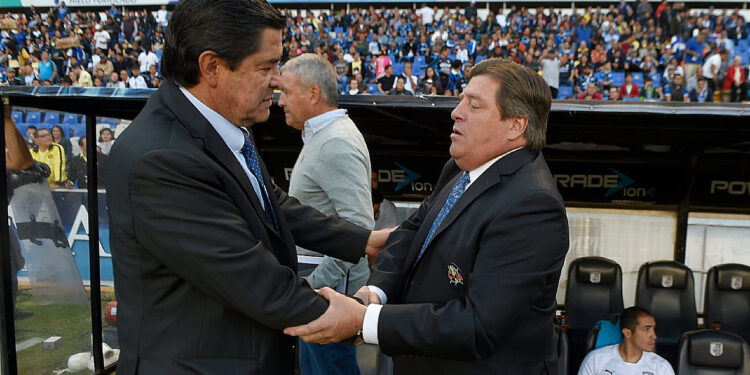 Miguel el “Piojo” Herrera y Luis Fernando el “Flaco Tena” van por el boleto al Mundial de 2026