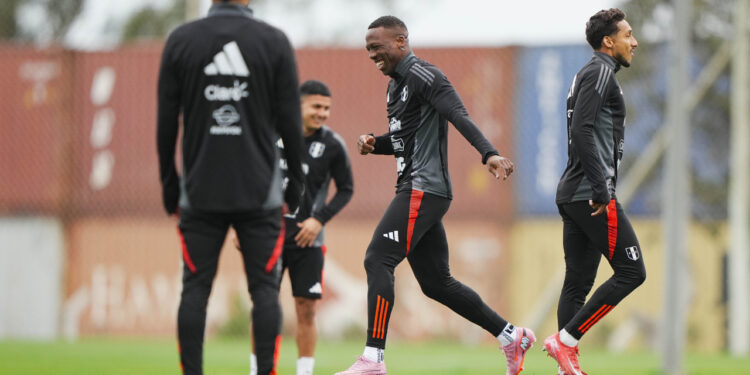 El once de Perú que prepara Óscar Ibáñez para el duelo ante Uruguay por las Clasificatorias